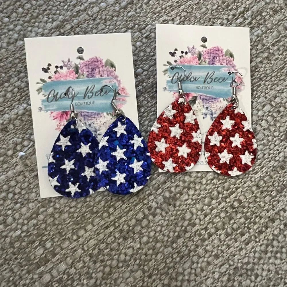 (NWT) Glittery American flag inspired earrings